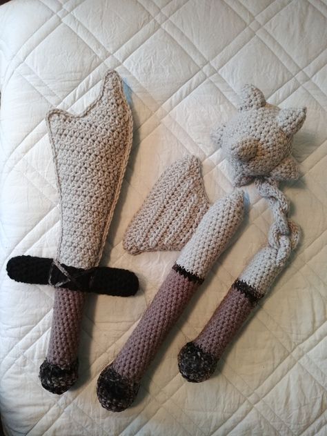 Medieval Crochet Ideas, Dnd Crochet Ideas, Crochet Armor, Crochet Elven, Medieval Crochet, Dnd Crochet, Viking Crochet, Crochet Vibes, Crochet Costumes