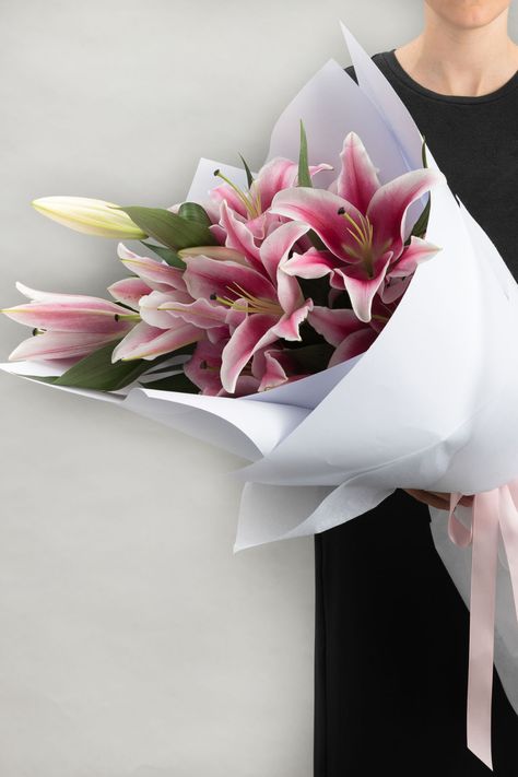 Lilys In A Vase, Lillys Flowers Bouquet, Asiatic Lily Bouquet, Lily Bouquet Aesthetic, Lilly Bouquets, Wrapped Bouquet, Lilly Flower, Asiatic Lilies, Lily Bouquet