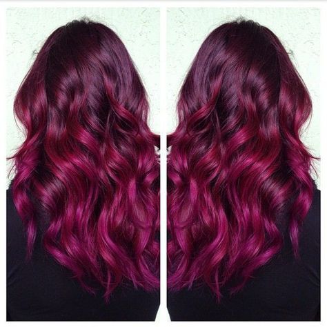 Red And Purple Hair, Raspberry Hair Color, Raspberry Hair, Pelo Color Vino, Magenta Hair, Gorgeous Hair Color, Hair Color Auburn, Red And Purple, Hair Color And Cut