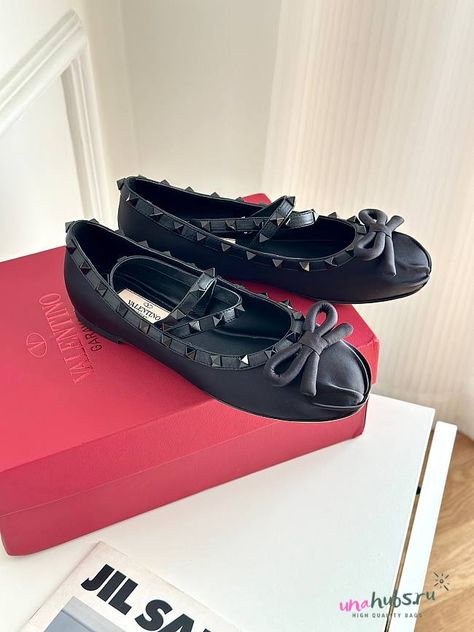 Valentino Rockstud satin black ballet flats - unahubs.ru Valentino Ballet Flats, Black Ballet, Black Slippers, Valentino Rockstud, Black Ballet Flats, Black Bracelets, Black Leather Bags, Black Tote, One Bag