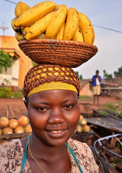 Banana Vendor, Kampala, Uganda. Kampala is Uganda's national and commercial capital bordering Lake Victoria, Africa's largest lake. Uganda Kampala, Uganda Africa, Lake Victoria, African Life, Feldkirch, Kampala Uganda, African People, We Are The World, African Countries