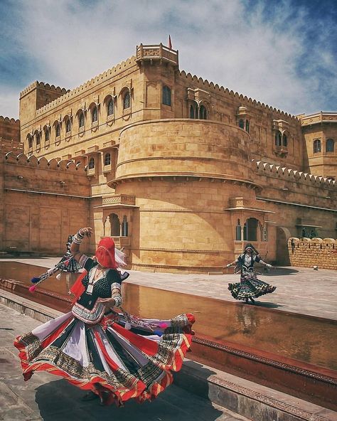 Model Castle, Dance Of India, Story Pictures, Visit India, Jaisalmer, Beautiful Sites, Hill Station, Picture Credit, Ancient Architecture