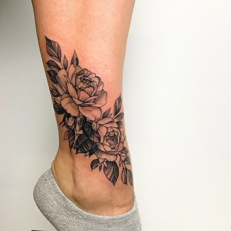 Lotis Flower Tattoo, Flower Tattoo September, Flower Child Tattoo, Fall Flower Tattoo, April Flower Tattoo, Lotis Flower, September Flower Tattoo, Mandela Flower, 3d Flower Tattoos