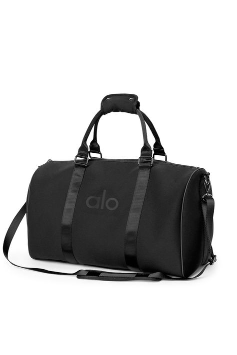 Traverse Duffle - Black | Alo Yoga Alo Bags, Beige Bags, Small Gym Bag, Weekend Bags, Leggings Tops, Sports Bags, Workout Tights, Sports Bags Gym, Yoga Day