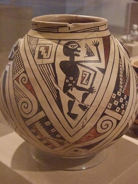 Ceramic Jar Ramos Polychrome type Mogollon culture Casas Grandes people Chihuahua Mexico 1280-1450 | by mharrsch Inca Pottery, Pottery History, Mayan Pottery, Columbian Art, Mexican Artwork, Native Pottery, American Indian Pottery, Art Deco Vases, Dallas Museum Of Art