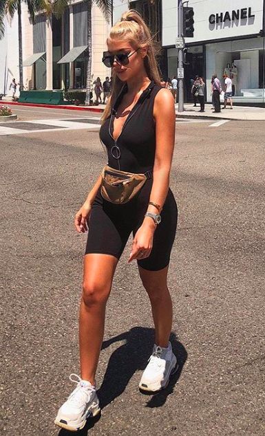 𝓹𝓲𝓷𝓽𝓮𝓻𝓮𝓼𝓽 // Zoe Nicolaou ♡ Biker Jumpsuit Outfit, Biker Jumpsuit, Short Jumpsuit Outfit, Gym Bunny, Chic Fits, Badass Outfit, Festival Ideas, Biker Shorts Outfit, Classic Corvette