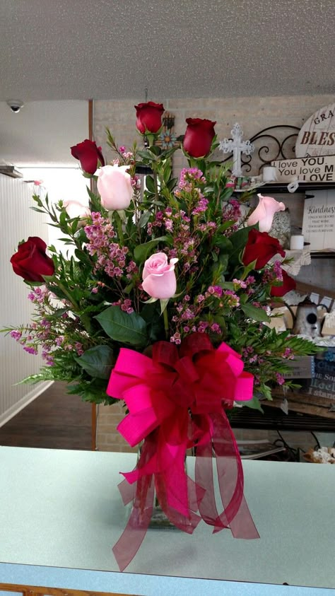 Valentines Vase Arrangements, Valentines Fresh Flower Arrangements, Valentine Fresh Flower Arrangements, Florist Valentines Day, Floral Arrangements Valentines Day, Valentines Arrangements Floral Design, Valentines Roses Bouquet Ideas, Valentine’s Day Flower Arrangements, Dozen Roses Arrangement