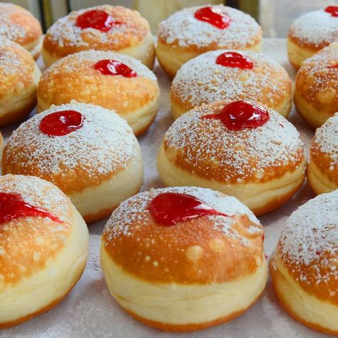 Jelly Donuts Recipe, Jewish Desserts, Jelly Donuts, Hanukkah Desserts, Jelly Doughnuts, Hanukkah Food, Jewish Food, Doughnut Recipe, Kosher Recipes