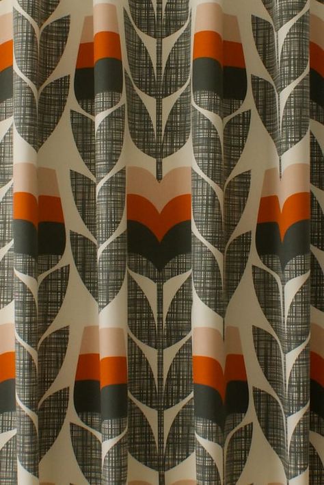 Pattern Curtains Living Room, Orange Curtain, 1940s Interior, Orla Kiely Curtains, Homemade Curtains, Retro Curtains, Orange Curtains, Nursery Curtains, Rustic Curtains