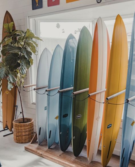 Surf Shop Aesthetic, Surfboard Room, Surfboard Display, Surfer Party, Surfer Room, Surf Boy, Surfboard Rack, Surf Room, Apartment Deco