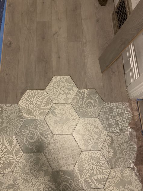 Hexagon Tile Bathroom, Hexagon Tile Floor, Hexagon Tile, Flooring Design, Hexagon Tiles, Hexagon Pattern, Main Bathroom, Entry Way, Floor Design