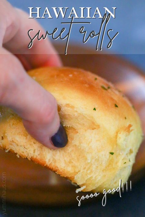 Soft, and fluffy, these Sweet Hawaiian bread rolls are perfect for any meal. Enjoy their rich, buttery flavor as a side, sandwich base, or snack! Hawaiian Roll Bread Recipes, Hawaiian Sweet Bread Recipes, Hawaiian Dinner Rolls Recipe, Hawaii Rolls Recipes, Hawaiian Bread Recipes, Hawaiian Rolls Recipe, Hawaiian Bread Rolls, Sweet Hawaiian Rolls, Hawaiian Bread