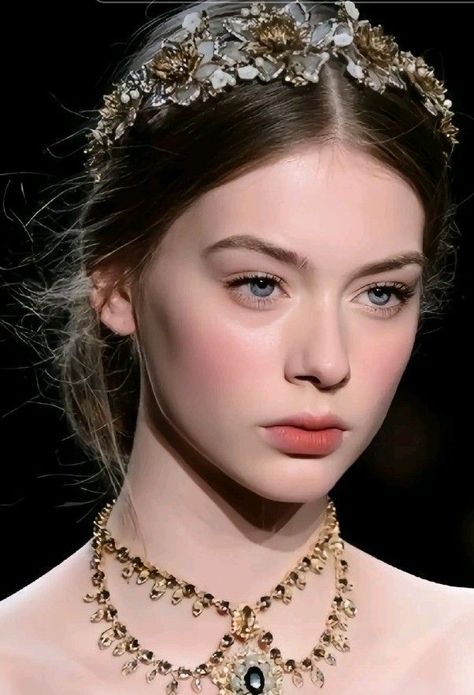 Medieval Makeup, Ball Aesthetic, Princess Makeup, Medieval Woman, Face Art Makeup, Fancy Jewelry Necklace, Hairstyle Inspiration, Makeup Looks Tutorial, Hairstyles For Men