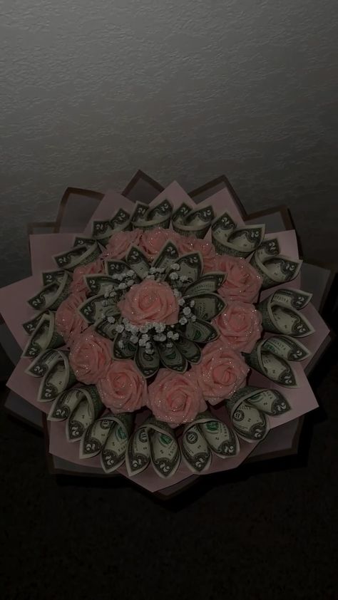 Floral Arrangments & Money Bouquet | Pink glitter 🌸💓 . . . . . . . . . . #moneybouquet #floral #roses #ramos #ramobuchon #flowerarrangement #flowers #floraldesign #florist… | Instagram Pink Money Flower Bouquet, Glitter Roses With Money, Glitter Money Roses, Ramos With Money, Bouquet Of Flowers Money, Bouquet Of Money Roses, Pink Glitter Flowers, Different Flower Arrangements, Flower Bouquet Glitter