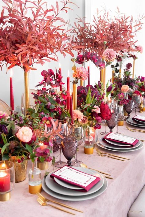 Gorgeous fall tablescape. Tafel Decor, Elegant Dinner Party, Elegant Dinner, Fall Dinner, Rosh Hashanah, Valentine Wedding, Wedding Tablescapes, Burgundy Wedding, Wedding Mood