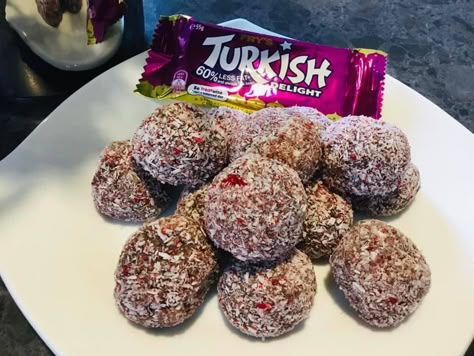 Chocolate Ripple Biscuits, Peppermint Crisp, Desiccated Coconut, Christmas Recipes Easy, Easy Christmas Treats, Sponge Cake Recipes, Xmas Food, Turkish Delight, The Perfect Christmas