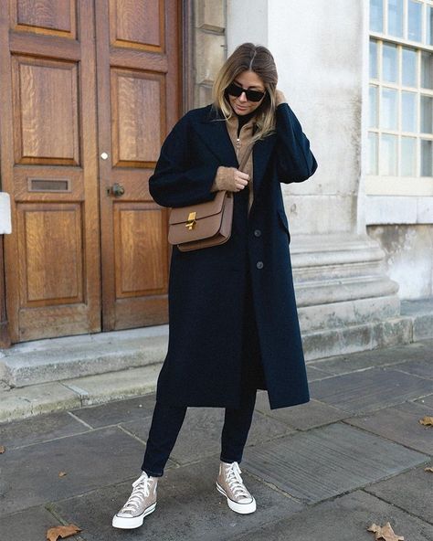 Navy Blue Coat Outfit, Navy Coat Outfit, Converse Outfit Fall, Blue Coat Outfit, Wool Coat Outfit, Coat Outfit Casual, Back In 2007, Emma Hill, Navy Wool Coat