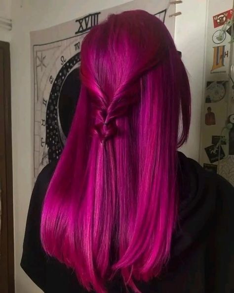 Dark Magenta Hair, Magenta Hair Colors, Dark Pink Hair, Magenta Hair, Dyed Hair Inspiration, Pretty Hair Color, Bright Hair, Hair Color Pink, Edgy Hair