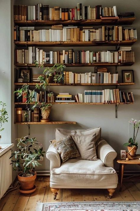 Zen Cottage Interior Design, Library In Apartment, Utilitarian Home, Home Library Design, Casa Vintage, Home Libraries, Dream House Interior, Home Library, Dream House Decor