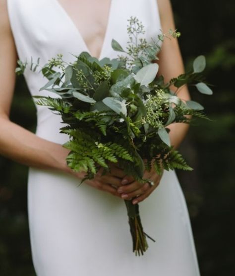 Fern Centerpiece Wedding, Woodland Wedding Centerpieces, Oak Tree Wedding, Small Wedding Bouquets, Fern Wedding, Simple Wedding Bouquets, Green Wedding Bouquet, Greenery Bouquet, Madison Wedding