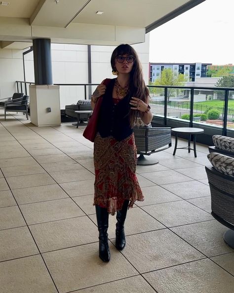 There’s just something so satisfying about unearthing hidden gems and breathing new life into pre-loved items. Thrifting allows me to express my personal style in creative ways, all while being sustainable and budget-friendly. Outfit Deets - Vintage pattern maxi skirt - black vest - chunky jewelry - black boots #thrifted #thriftedstyle #ootd #jewlery #maxiskirt Paisley Midi Skirt Outfit, Tall Brown Boots Outfit, Skirt Boots Outfit, Black Maxi Skirt Outfit, Pattern Maxi Skirt, Brown Boots Outfit, Skirt Outfit Fall, Maxi Skirt Outfit, My Personal Style