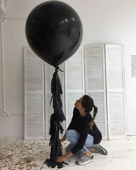 Black Ballons, Quinceanera Masquerade, Basketball Banquet, Huge Balloons, Balloon Tassel, Jumbo Balloons, Black Birthday, Spiderman Party, Big Balloons