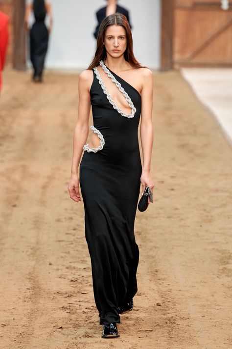 Stella Mccartney 2023, Tight Maxi Dress, Fall 2023 Ready To Wear, 2023 Ready To Wear, Georgette Dress, Fall 2023, Fashion Show Collection, Looks Style, Black Stretch