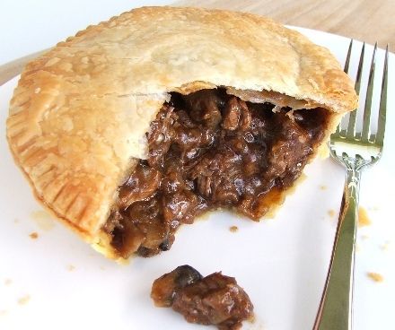 Yum!  Kuhn Rikon Pocket Makers w/ Mini Meat Pie Recipe! Mushroom Pie Recipe, Meat Pie Recipes, Steak And Mushroom Pie, Beef And Mushroom Pie, Thermomix Recipes Dinner, Empanadas Recipes, Mushroom Filling, Pie Maker Recipes, Pies Savory