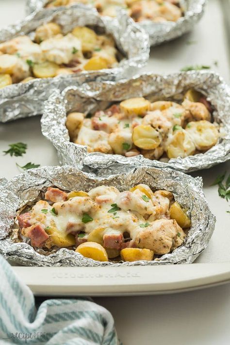 These Chicken Cordon Bleu Foil Packets are SO easy with just 10 minutes prep! They're easy to prep ahead and make a great camping meal, can be cooked on the grill or in the oven. A true one "pack" meal! With step by step RECIPE VIDEO.