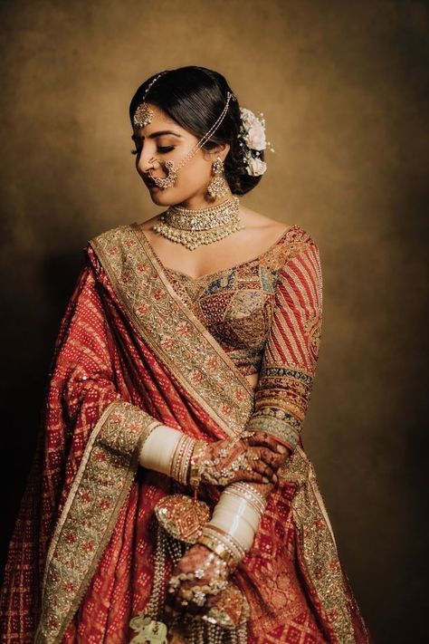 Photo Pose For Bride, Bride Indian Poses, Indian Bridal Poses Photography, Bridal Solo Photoshoot, Bride Portrait Indian, Bride Closeup Photography, Indian Wedding Bride Poses, Brides Photoshoot Poses, Wedding Bridal Photography