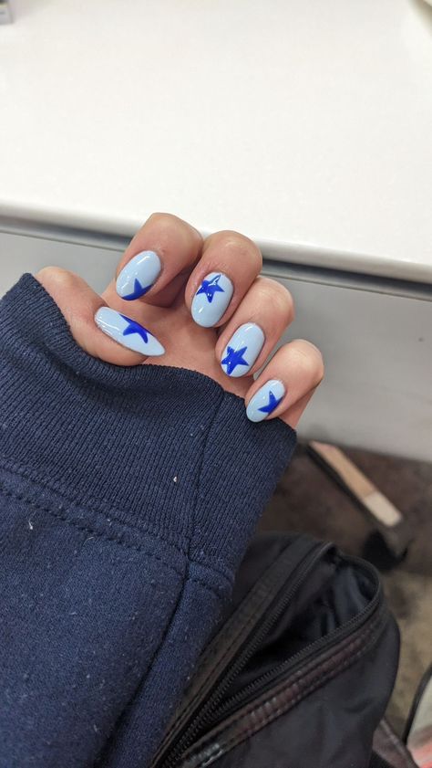 Blue Red And White Nails, Nails Inspiration Navy Blue, Blue Star Nails Acrylic, Light Blue Star Nails, Gel Nails With Stars, Navy Star Nails, Blue And Red Nails Designs, Navy Blue Star Nails, Dark Blue Star Nails