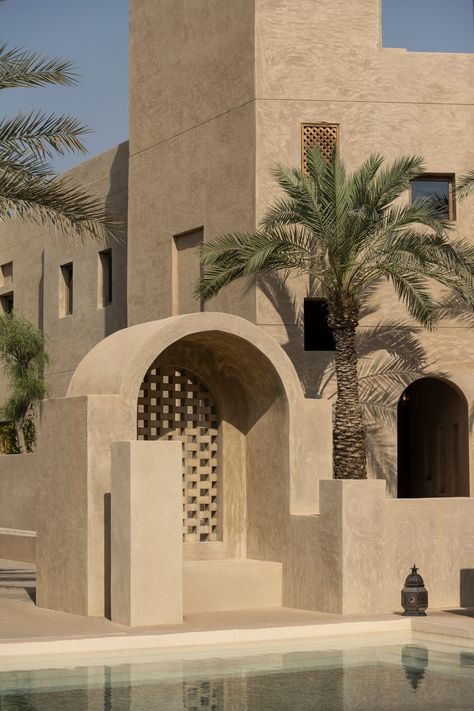 Architecture of Bab Al Shams resort - Natelee Cocks Uae Architecture, Desert Villa, Bab Al Shams, Hotels Dubai, Dubai Resorts, Desert Resort, Resort Architecture, Life Adventure, Best Boutique Hotels