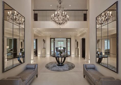 Lovely entry from Sophie Paterson Sophie Paterson Interiors, درج السلم, Sophie Paterson, Foyer Design, Hall Decor, Entrance Hall, House Entrance, House Inspo, Dream Home Design