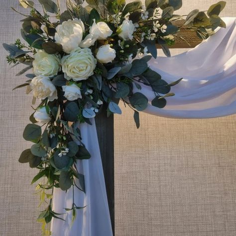 Wedding Arch With Eucalyptus And Flowers, Note Structure, Arbour Wedding, Archway Flowers, Ivory Peonies, Budget Friendly Wedding Centerpieces, White Wax Flower, Flower Swag, Wedding Swag