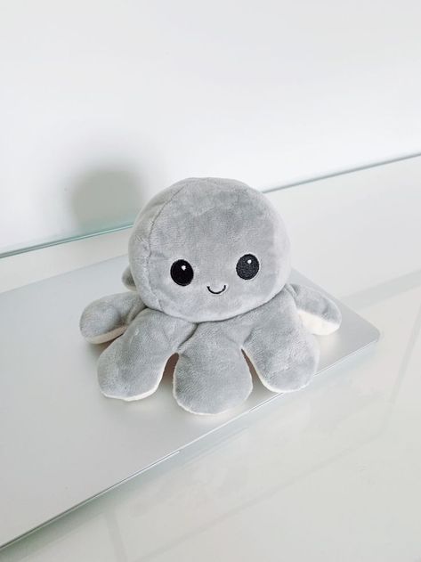 Stuff Toys Aesthetic, Tryst Six Venom, Fidgets Toys, Figet Toys, Grey Aesthetic, Octopus Plush, Cool Fidget Toys, Cute Stuffed Animals, Cute Toys