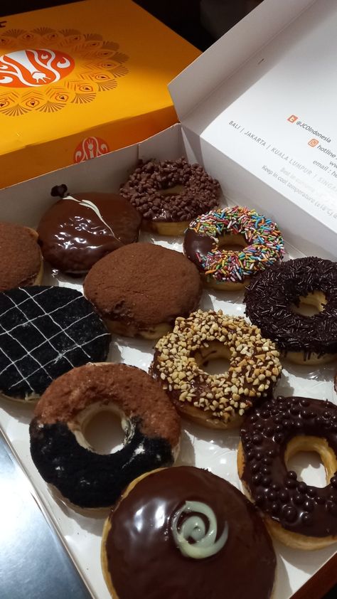 Jco Donut, Jco Donuts, Calming Food, Food Hunter, Food Captions, Fast Food Menu, Yummy Alcoholic Drinks, Simple Dessert, Good Photos