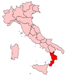 It's boot season. So it's time to explore the toe of Italy's boot, Calabria. Two of Calabria’s best wines are Gaglioppo & Greco di Bianco. http://www.bettyswinemusings.com/exploring-two-calabrian-wines Italy Regions, Imperiul Roman, Saint Victor, Aosta Valley, Italian Beaches, Calabria Italy, Italy Wine, Heraklion, Regions Of Italy