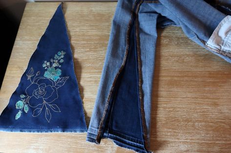 DIY Embroidered Flare Jeans – trish stitched Diy Flare Jeans, Diy Jeans Upcycle, Embroidered Jeans Diy, Cut Tshirt Designs, Refashion Jeans, Pretty Summer Tops, Wide Legged Jeans, Clothes Embroidery Diy, Upcycle Clothes Diy