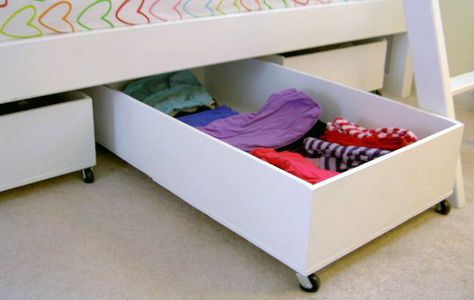 In tiny dorm rooms split shared with a roommate—sometimes more than one—floorspace is like water in the desert. It’s a precious thing. Use these easy, affordable DIY dorm storage ideas to keep clutter neatly contained and off the floor. And soon, you’ll be the talk of all the Type-A’s! Dorm Shoe Storage, Old Dresser Drawers, Dorm Storage, Dorm Diy, Under Bed Drawers, Cool Dorm Rooms, Diy Storage Boxes, Small Bedrooms, Bed With Drawers