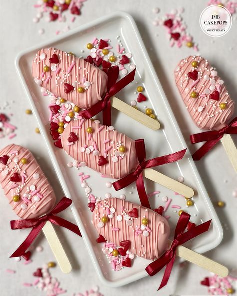 Valentines Cakesicles, Red And White Cakesicles, Cakecicles Valentines Day, Geometric Heart Cakesicle, Valentine’s Day Breakable Heart, Lolly Cake, Valentines Baking, Cake Pop Decorating, Dessert Shop