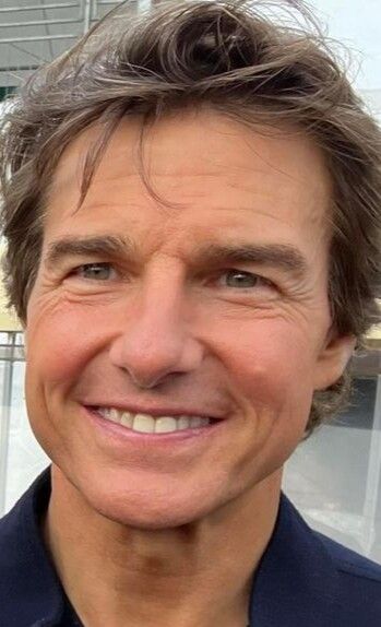 Tom Cruise Selfie Picture, Tom Cruise Shirtless Pictures, Tom Cruise Selfie, Tom Cruise Smile, Tom Cruz, Randolph Carter, Tom Cruise Hot, Tom Cruise Movies, New Photo Download