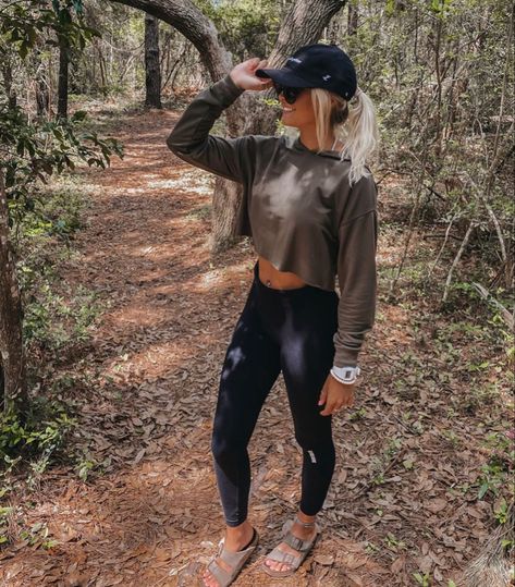 Day In The Mountains Outfit, Biker Shorts With Birkenstocks, Cute Comfy Zoo Outfit, Chilly Casual Outfit, Cute Ziplining Outfit, Moody Casual Outfit, Campground Outfits For Women, Camping Mom Outfit, Athletic Everyday Outfits