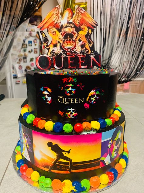 Freddie Mercury Cake, Scrolling On Pinterest, Queen Birthday Party, Yaas Queen, Queen Cake, Music Cakes, Queen Humor, Queen Cakes, Queen Aesthetic