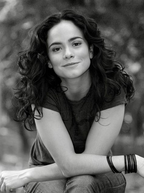 Alice Braga, Queen Of The South, Queen, Actors