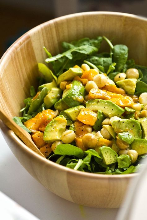 Arugula Salad: Mango, Macadamia, Avocado. Macadamia Nut Salad, Mango Avocado Salad Recipe, Nut Salad, Recipes Using Rotisserie Chicken, Avocado Vegan, Simple Dressing, Mango Avocado, Simple Salad, Mango Salad