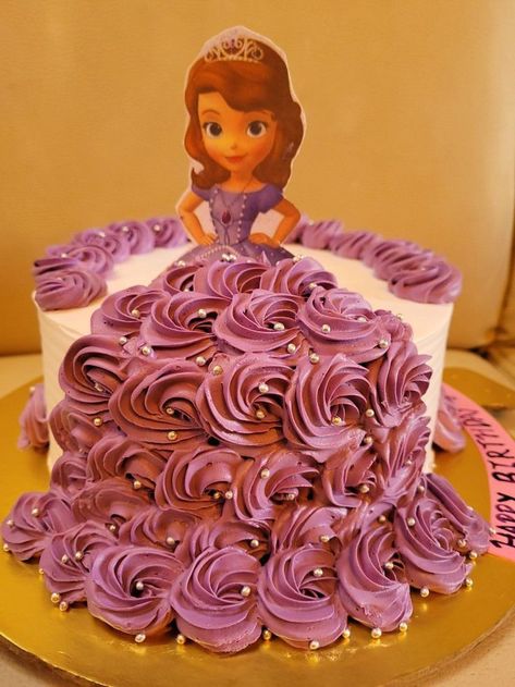 Princess Sofia Birthday Cake Designs, Chocolate Princess Cake, Doll Cakes Ideas Princess, Sofia Cake Design, Purple Theme Cake, Doll Theme Cake, Purple Cake Designs Birthday, Princess Cake Design, Princess Cake Ideas