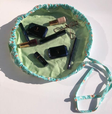 Round Drawstring Pouch Drawstring Makeup Bag Pattern Free, Round Makeup Bag, Drawstring Makeup Bag Diy, Round Makeup Bag Diy, Circle Pouch Pattern, Circle Drawstring Bag Pattern, Circle Drawstring Bag Diy, Round Drawstring Bag Pattern, Sew Round Makeup Bag