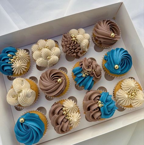 Blue And Brown Cupcakes, Brown Cupcakes, Navy Cupcakes, Cupcake Arrangements, Bake Sale Packaging, Cupcake Piping, Chocolate Covered Strawberries Bouquet, Cupcake Decorating Tips, Cupcakes For Boys