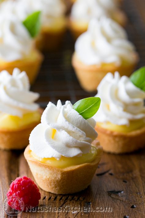 The lemon curd pairs perfectly with the crumbly soft cookie and lightly sweetened cream. Great party dessert! @natashaskitchen Lemon Curd Tartlets, Lemon Tartlets, Tartlets Recipe, Dessert Mini, Lemon Curd Recipe, Torte Cupcake, Lemon Dessert Recipes, Lemon Desserts, Soft Cookie