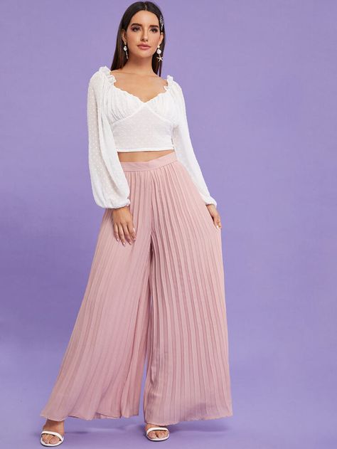 Just like the skirt but in pants form Pleated Fabric Outfits, Pink Pants Outfit, Pleated Wide Leg Pants, Striped Wide Leg Pants, Wardrobe Tips, Outfits Chic, Nice Style, Elegant Dresses For Women, Pleated Fabric